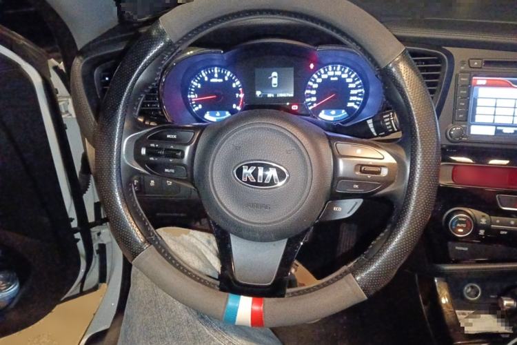Used Kia K5 2015 2.0L Automatic LUX Steering Wheel