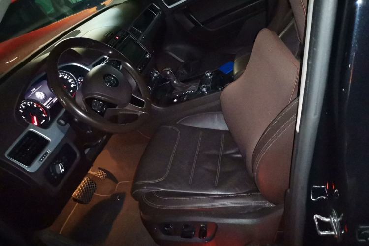 Used Volkswagen Touareg 2016 3.0 TSI Standard Version Left Front Seat