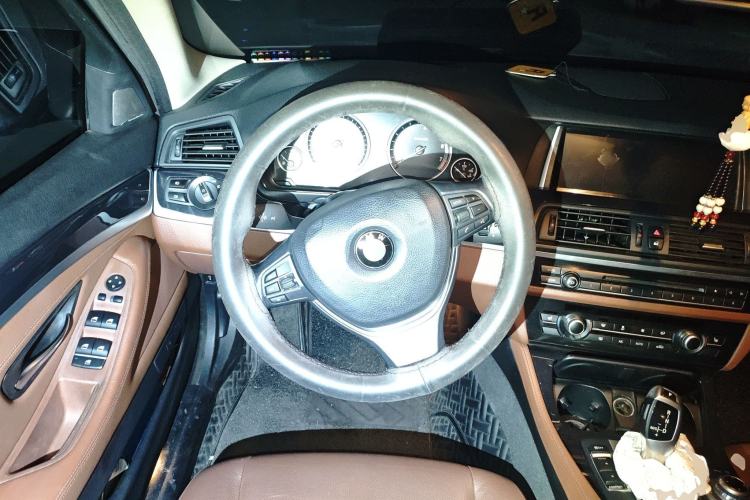 Used BMW 5 Series 2017 520Li Elegant Edition
