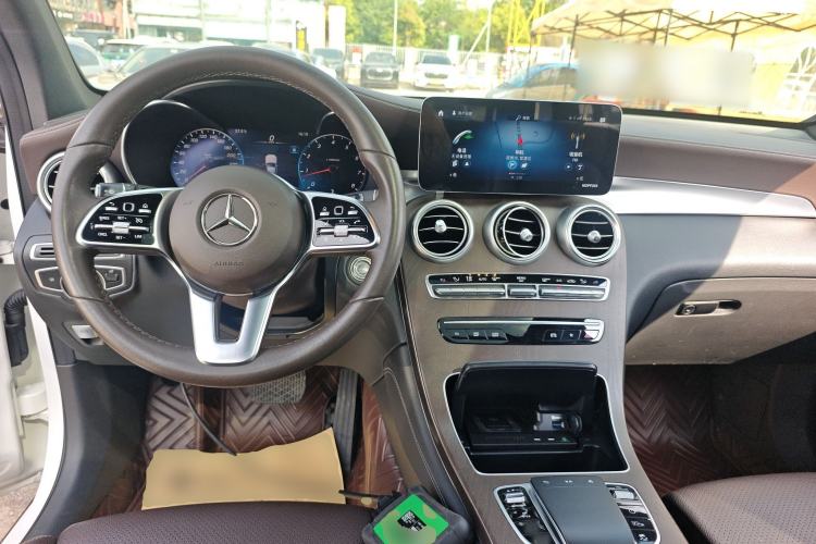 Used Mercedes-Benz GLC 2021 GLC 260 L 4MATIC Luxury Model Center Console