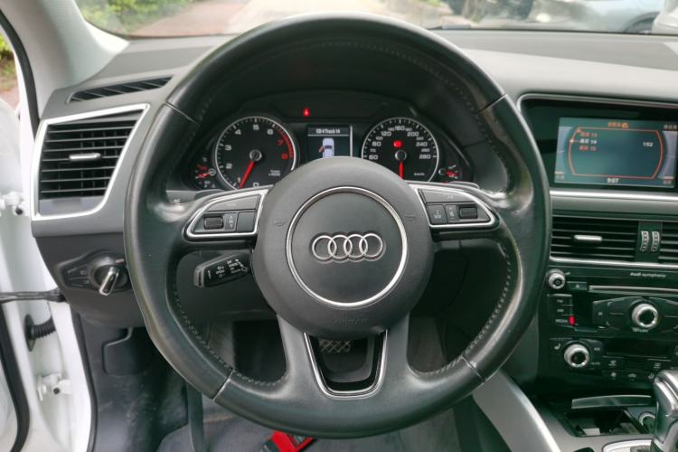 Used Audi Q5 2017 40 TFSI Technology Edition Steering Wheel