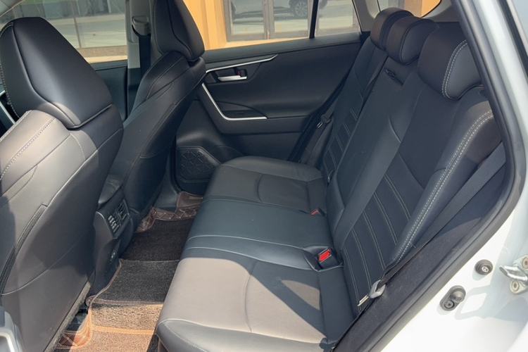 Used Toyota Wildlander 2022 Dual-Engine 2.5L E-CVT Two-Wheel Drive Luxury PLUS Edition
