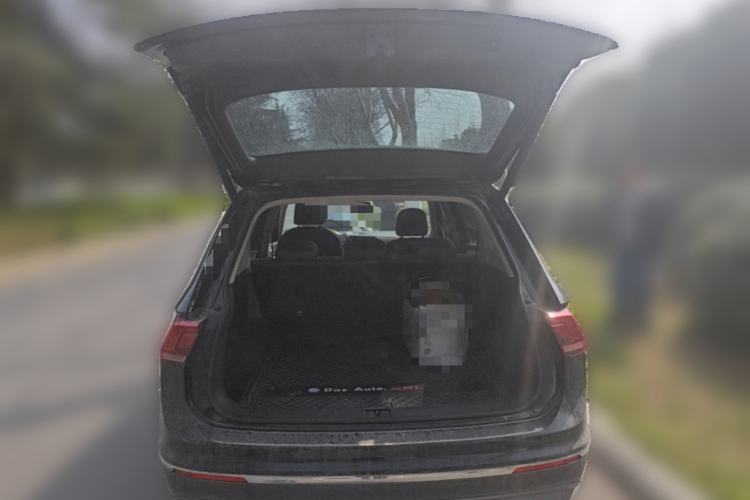 Used Volkswagen Tiguan L 2019 330TSI Automatic Two-Wheel Drive Smart Luxury Version China V Emission Standard
