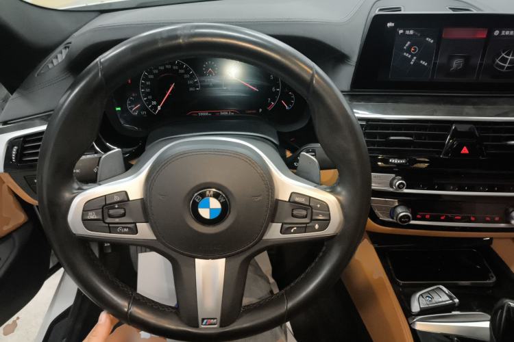 Used BMW 5 Series 2019 530Li Leading Model M Sport Package Center Console