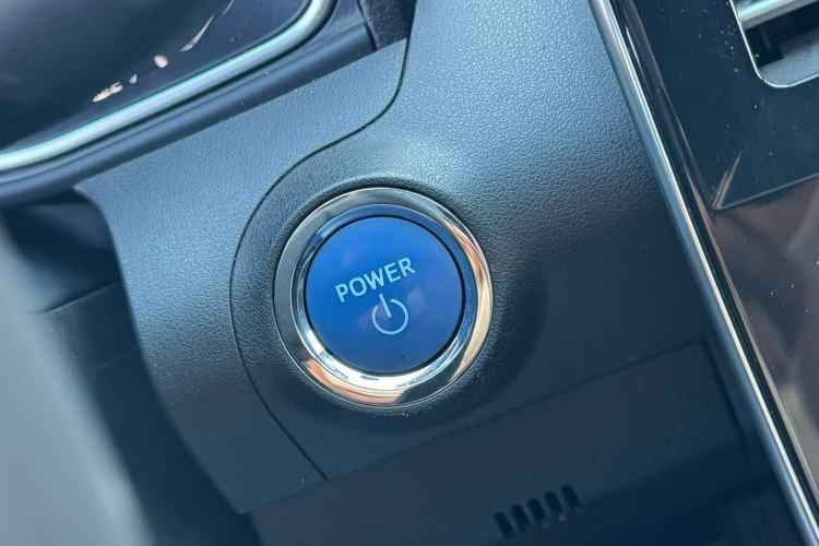 Used Toyota Avalon 2019 Dual-Engine 2.5L Luxury Edition China VI Standard
