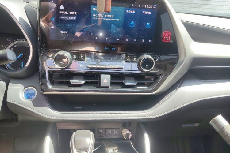 Used Toyota Highlander 2022 Dual-Engine 2.5L Four-Wheel Drive Prestige Version 7 Seats Audio And AC Panel