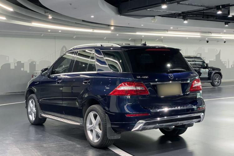 Used Mercedes-Benz M-Class 2014 ML 400 4MATIC Dynamic Model Exterior 5