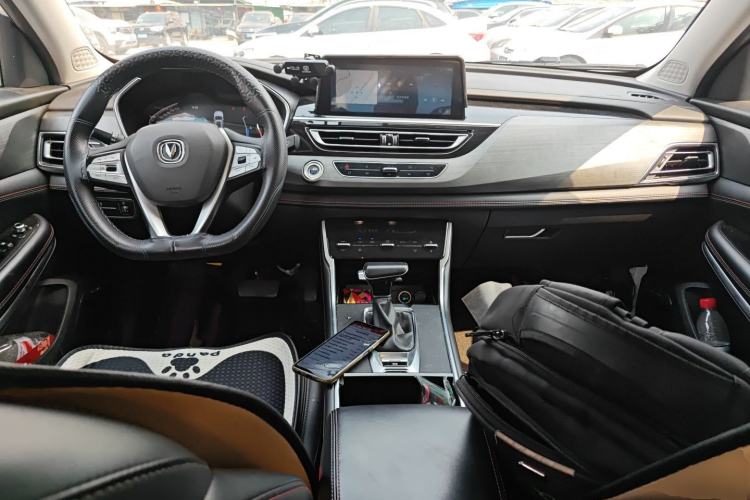 Used CHANGAN CS75 2021 Honor Million Edition 280T DCT Prestige Model Center Console