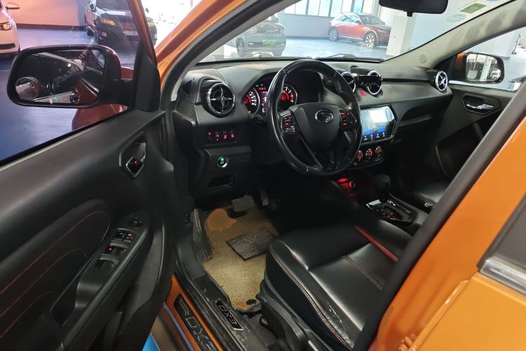 Used Soueast DX3 2016 1.5T CVT Flagship Model Driver Seat