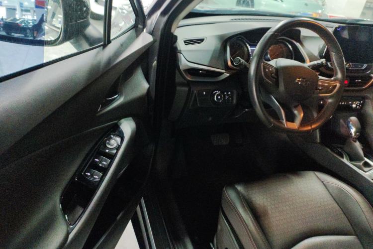 Used Chevrolet Orlando 2020 Light Hybrid Redline 530T Automatic Enjoyment Edition (5+2 Models) Driver Seat