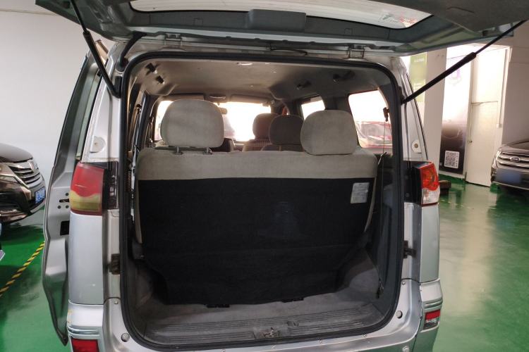 Used Dongfeng Shuaike 2012 2.0L Automatic Luxury 7-Seater Trunk