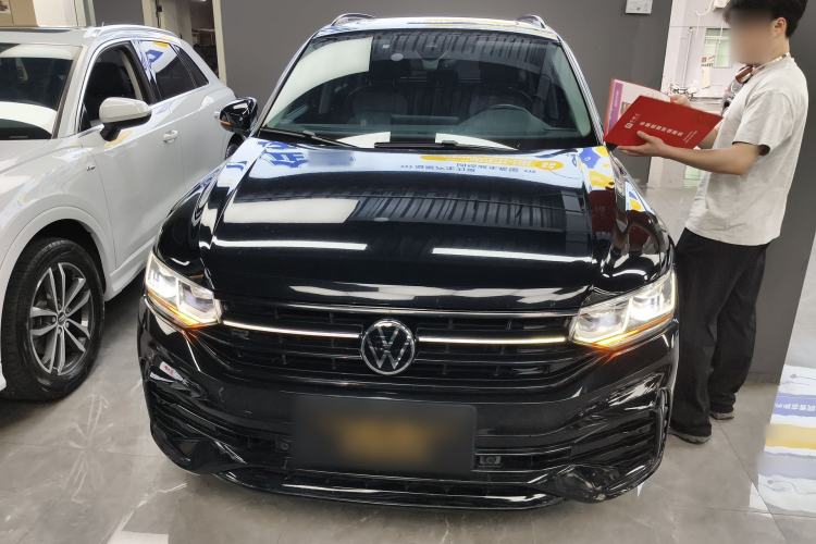 Used Volkswagen Tiguan L 2023 330TSI Automatic Two-Wheel Drive R-Line Flagship Edition Front