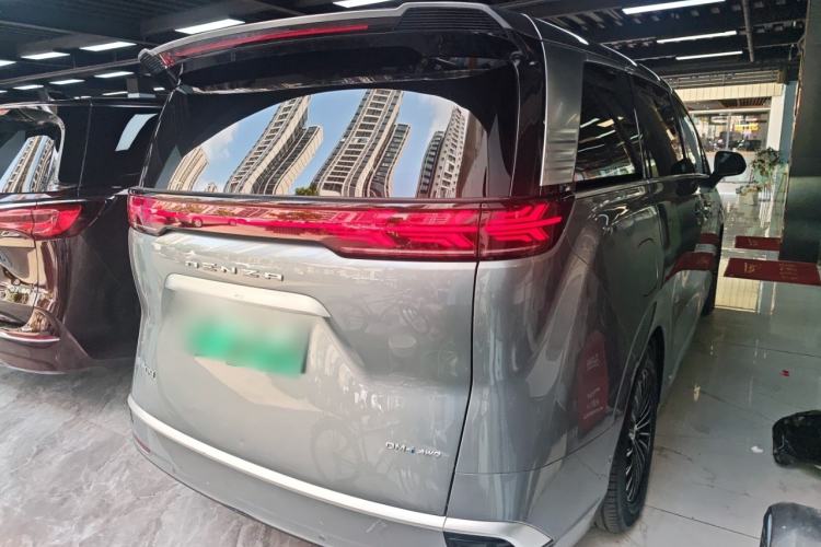 Used Denza D9 2022 DM-i 970 Four-Wheel Drive Flagship Model