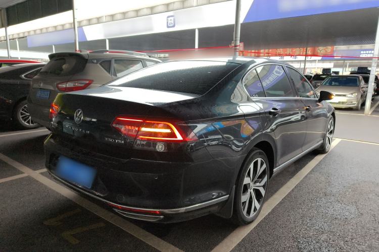 Used Volkswagen Magotan 2018 Facelift 330TSI DSG Luxury Model
