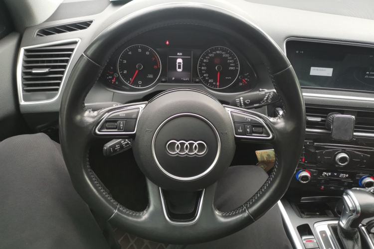 Used Audi Q5 2016 40 TFSI Technology Edition Steering Wheel
