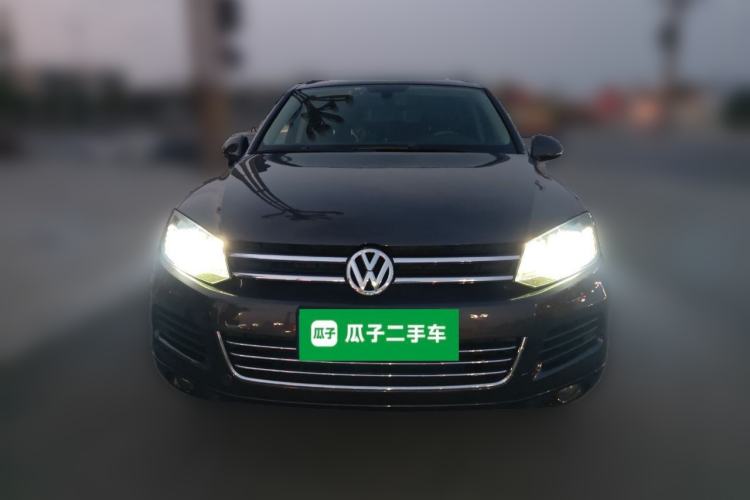 Used Volkswagen Touareg 2011 3.0 TSI High-End Version Front