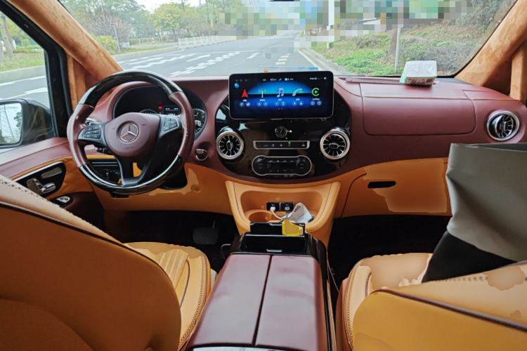 Used Mercedes-Benz Vito 2021 2.0T Elite Version 7 Seats Center Console