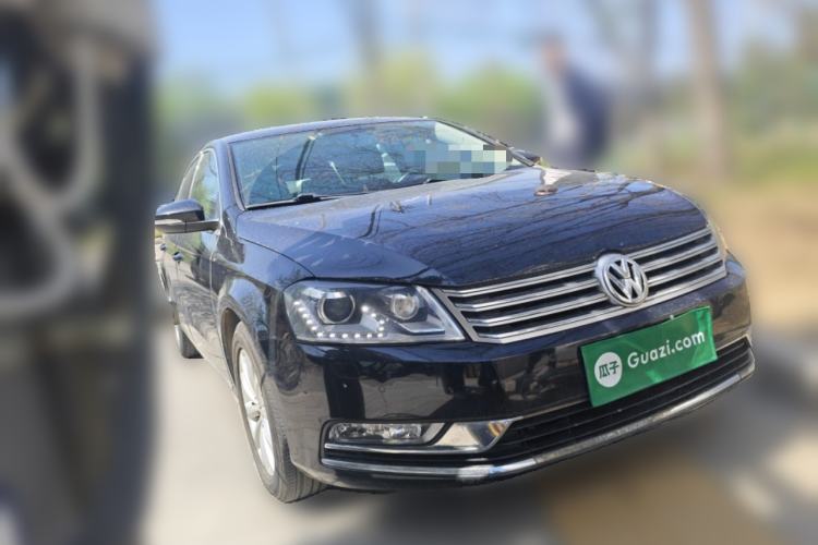 Used Volkswagen Magotan 2015 Facelift 1.8TSI Luxury Model Front Right 45 Deg