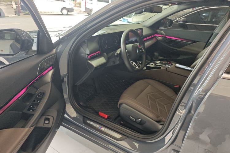 Used BMW 5 Series 2024 530Li Leading Model M Sport Package