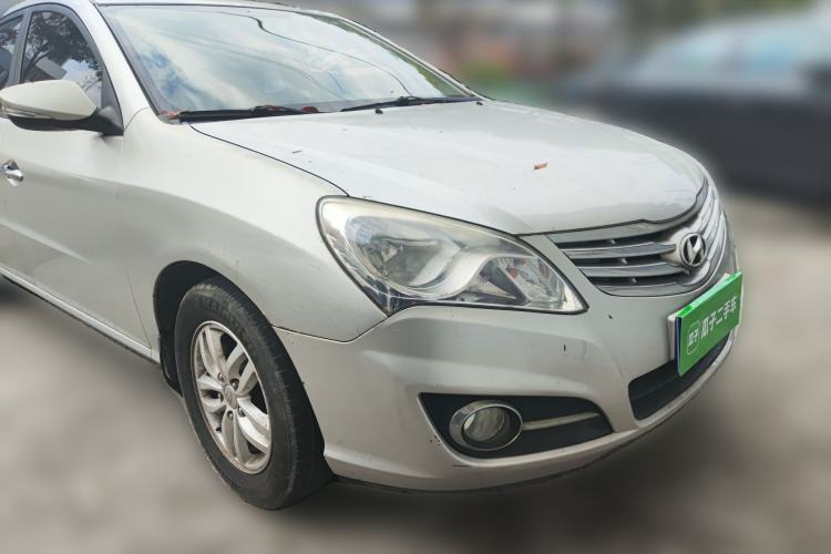 Used Hyundai Celesta 2011 1.6L Manual Luxury Model Front Right 45 Deg