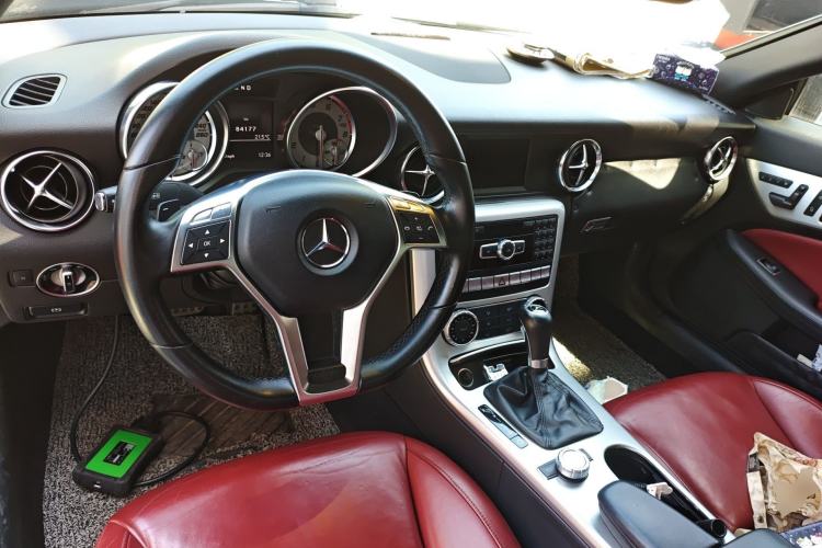 Used Mercedes-Benz SLK-Class 2011 SLK 200 Fashion Model Center Console