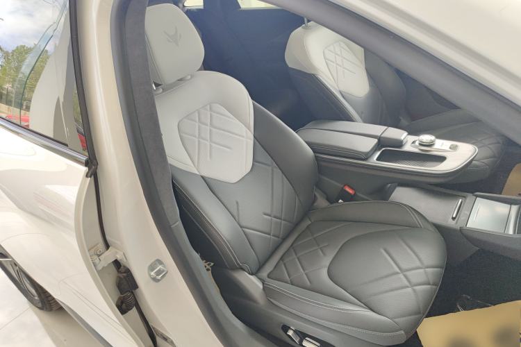 Used ARCFOX Alpha S6 2025 735MAX 160kW Right Front Seat