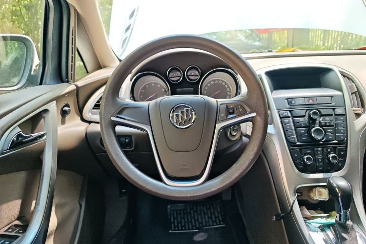 Used Buick GT 2013 GT 1.6L Automatic Fashion Edition Steering Wheel