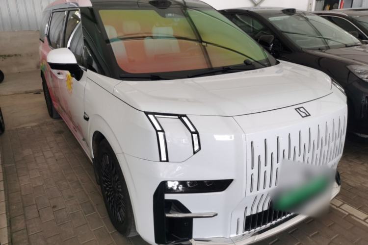 Used Zeekr 009 2024 7-Seater Walk-Through Version Four-Wheel Drive 108 kWh
