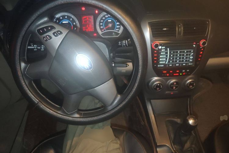 Used Bestune B50 2012 1.6L manual fashion version