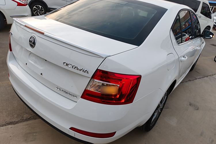 Used Skoda Octavia 2017 1.6L Manual Front-Wheel-Drive Version