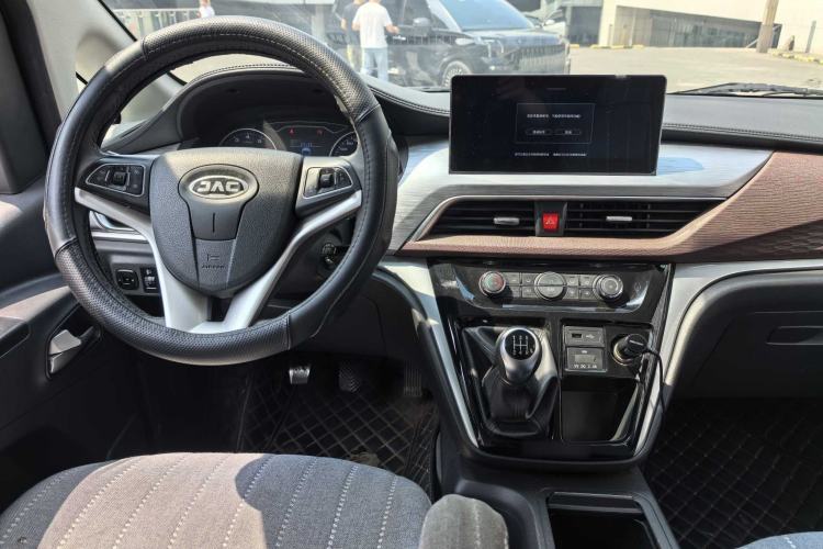 Used JAC Refine M3 2023 PLUS 1.5T 7/8-seater Smart Connectivity Version Steering Wheel