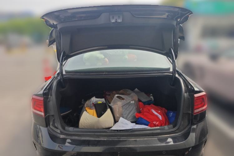 Used Volkswagen Lamando 2017 2.0T GTS Trunk