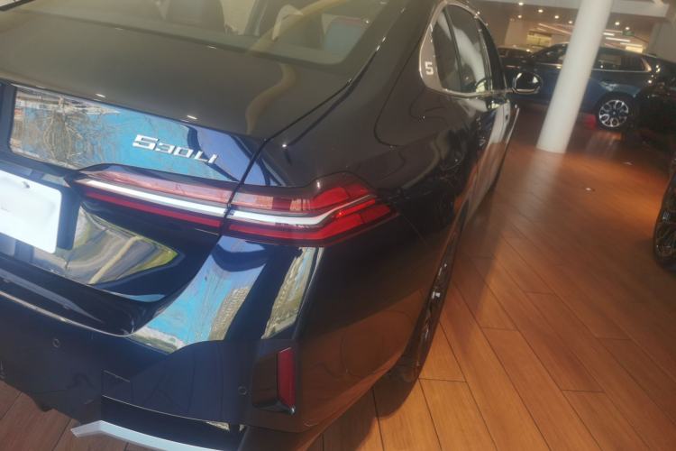 Used BMW 5 Series 2025 530Li Luxury Edition M Sport Package
