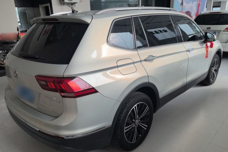 Used Volkswagen Tiguan L 2019 Updated Version 330TSI Automatic Two-Wheel Drive Panoramic Comfort Edition China VI Standard
