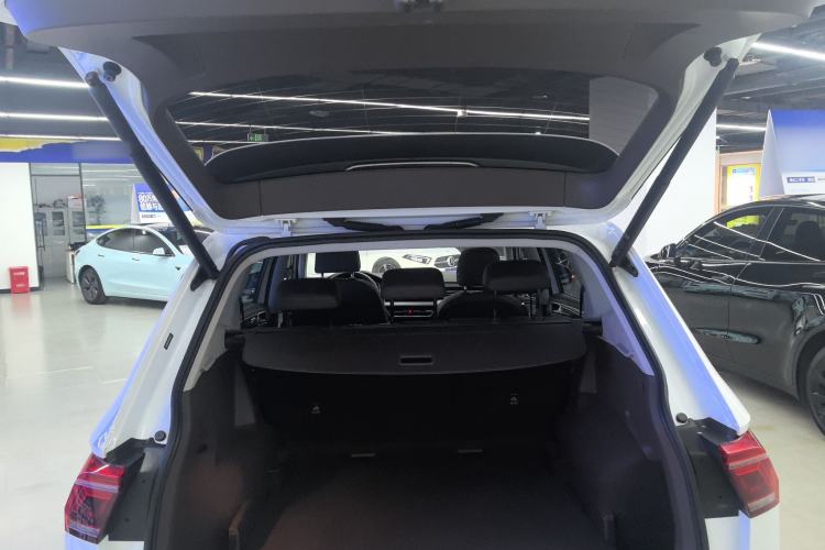 Used Volkswagen Tiguan L 2023 Restyled 330TSI Automatic Two-Wheel Drive R-Line Enhanced Comfort Version