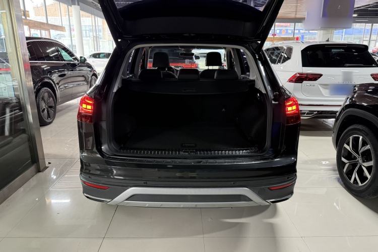 Used Volkswagen Tayron 2020 330TSI Two-Wheel Drive Luxury Connected Pro Edition Interior 8