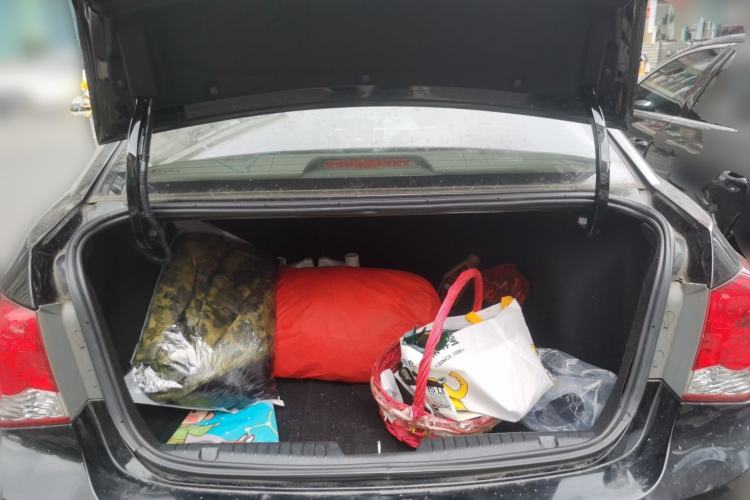 Used Chevrolet Cruze 2013 1.8L SE AT Trunk