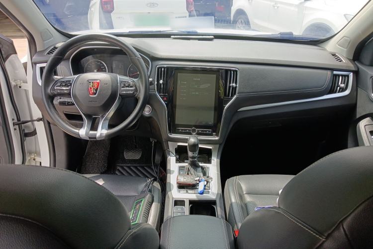 Used Roewe RX5 2019 20T Two-Wheel Drive Automatic 4G Connected Platinum Edition Center Console