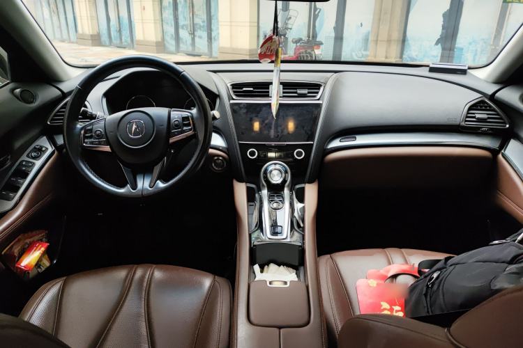 Used Acura CDX 2016 1.5T Two-Wheel Drive Deluxe Edition Center Console