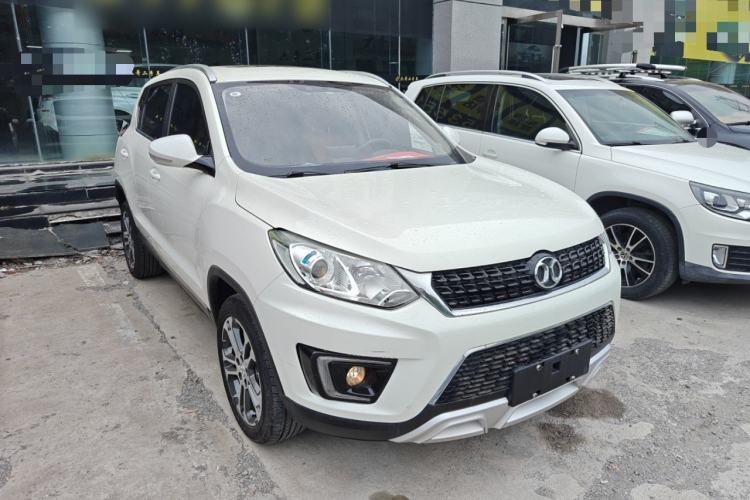 Used BAIC Senova X35 2016 1.5L Manual Luxury Edition Front Right 45 Deg