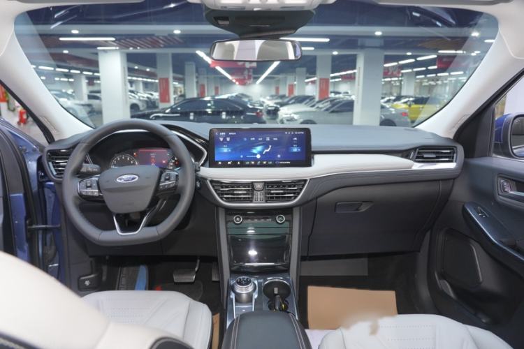 Used Ford Escape 2024 EcoBoost 245 Two-Wheel-Drive Titanium Edition