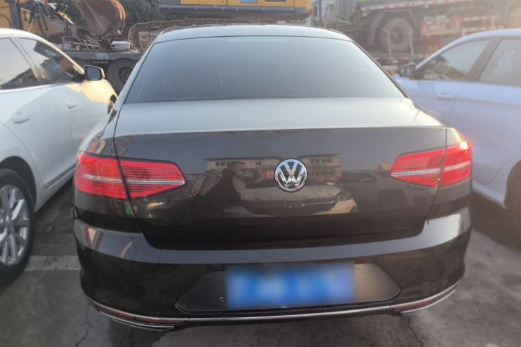 Used Volkswagen Magotan 2017 330TSI DSG Luxury Model
