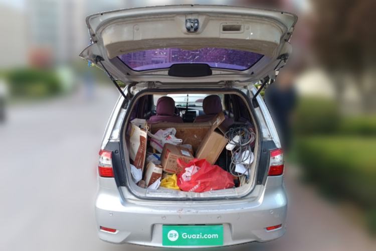 Used Nissan Livina 2013 1.6XE Manual Comfort Edition Trunk