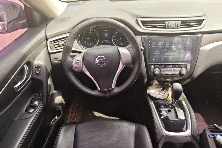 Used Nissan X-Trail 2015 2.0L CVT Comfort MAX Edition 2WD
