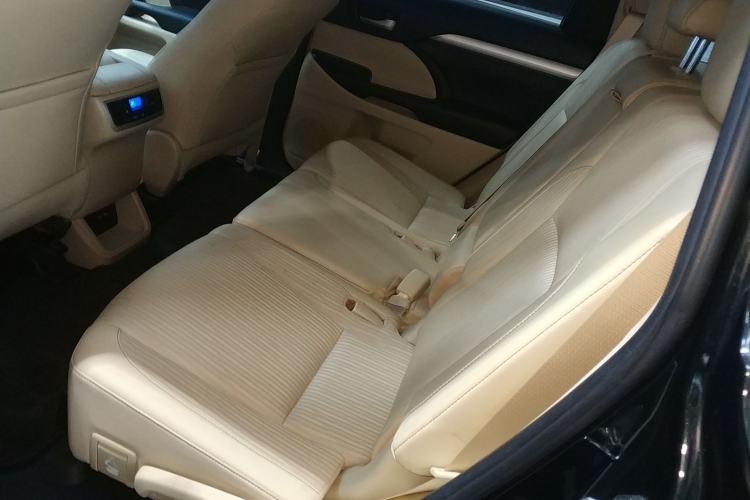 Used Toyota Highlander 2021 2.0T Four-Wheel Drive Elite Edition 7-Seater Left Rear Seat