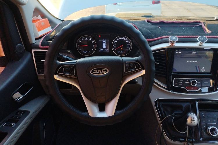 Used JAC Refine M4 2016 2.0L Manual Luxury Version