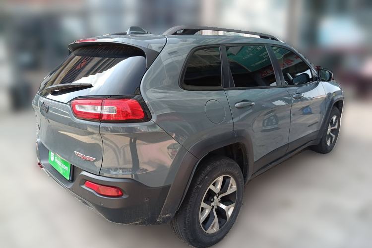 Used Jeep Cherokee 2014 3.2L High-Performance Version
