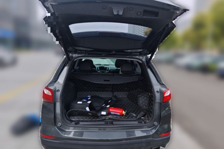 Used Chevrolet Equinox 2019 Redline 550T Automatic All-Wheel-Drive Trailblazer RS China VI Standard Trunk