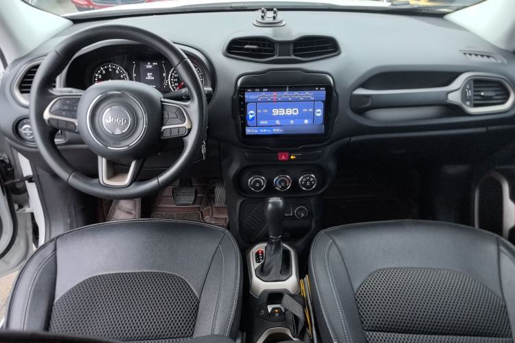 Used Jeep Renegade 2017 180T Automatic Kinetic Edition+ Center Console