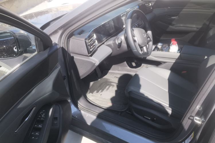 Used BYD Qin L 2025 DM-i Smart Drive 120KM Superior Model
